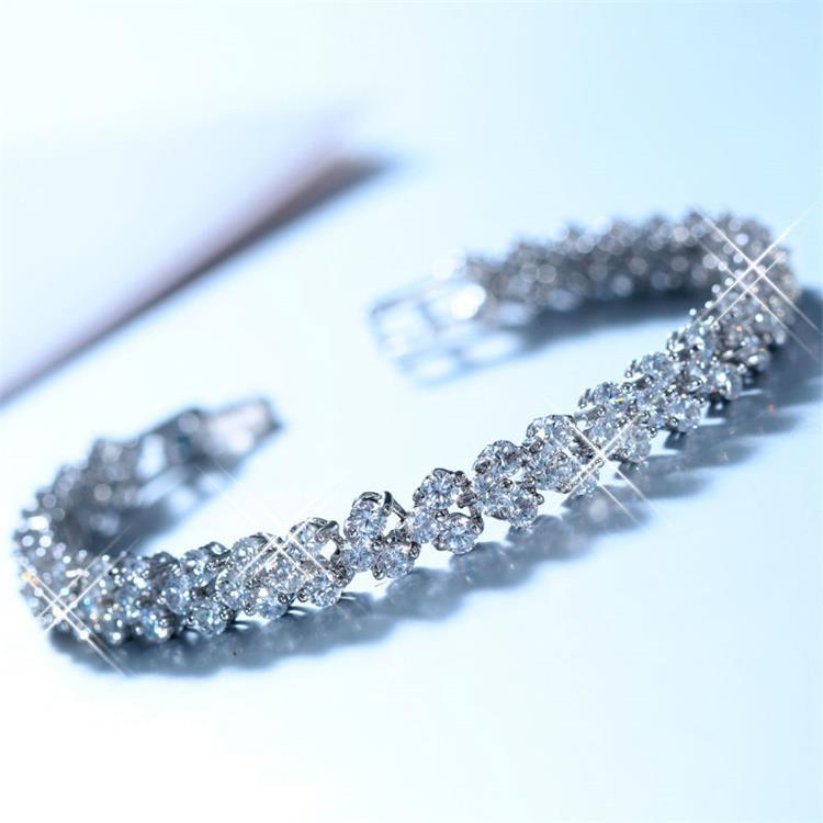 Luxurimo Crystal Bracelet